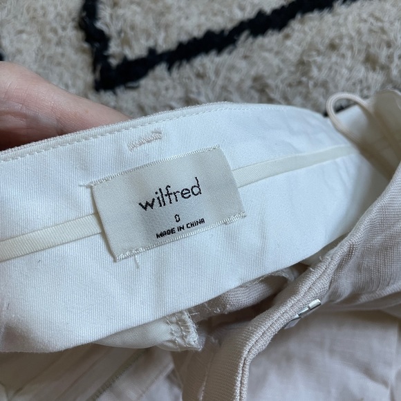 Aritzia Effortless Linen Pants - Picture 5 of 5